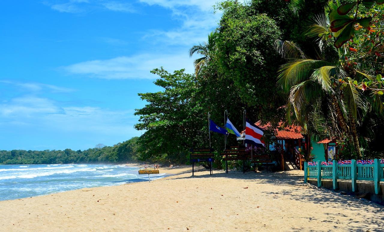 Secret Garden Hotel Cahuita Exterior foto